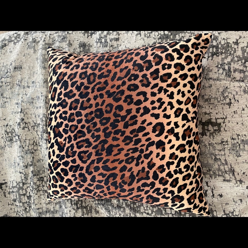 Leopard Print Matte Velvet Throw Pillow